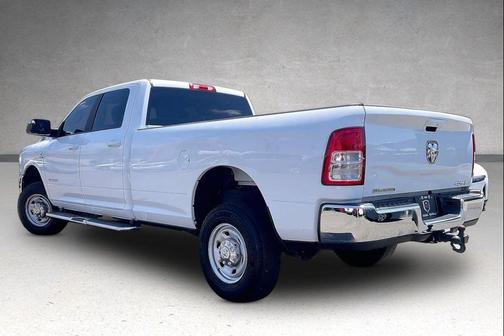 Bright White Clearcoat 2022 RAM 2500 Big Horn Crew Cab 4x4 8' Box