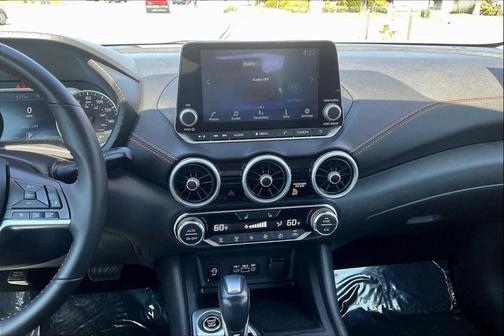 Aspen White Tricoat/Super Black 2025 Nissan Sentra SR