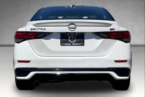 Aspen White Tricoat/Super Black 2025 Nissan Sentra SR