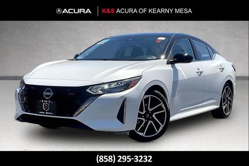 Aspen White Tricoat/Super Black 2025 Nissan Sentra SR