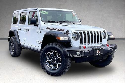 Bright White Clearcoat 2023 Jeep Wrangler Rubicon