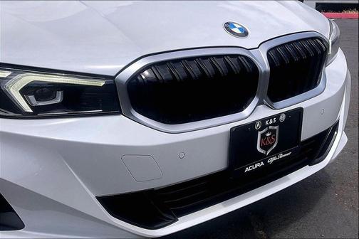 Mineral White Metallic 2023 BMW 330 330i