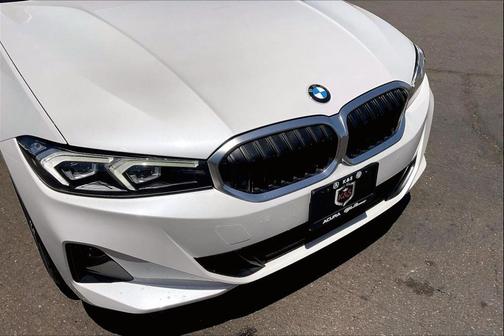 Mineral White Metallic 2023 BMW 330 330i