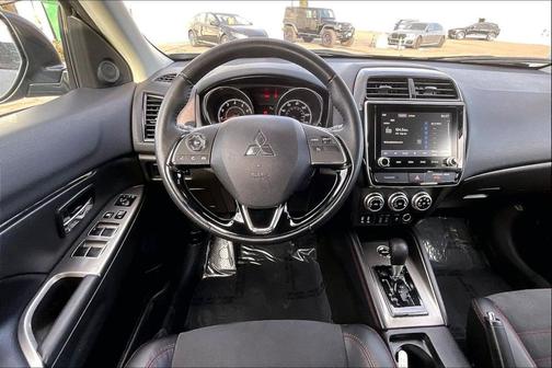 2024 Mitsubishi Outlander Sport SE