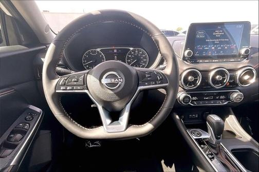 Aspen White Tricoat/Super Black 2025 Nissan Sentra SR