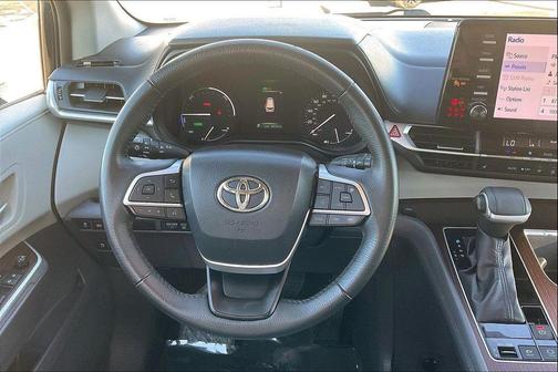 2023 Toyota Sienna XLE