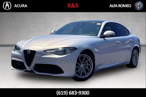Moonlight Gray Metallic 2022 Alfa Romeo Giulia Ti
