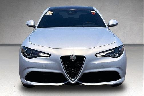 Moonlight Gray Metallic 2022 Alfa Romeo Giulia Ti