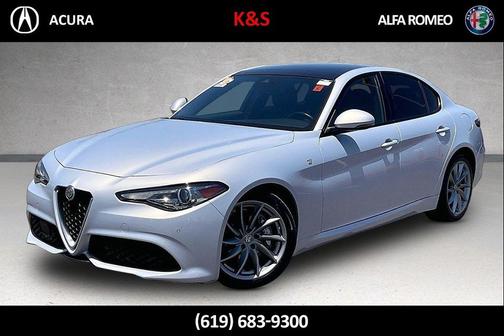 Moonlight Gray Metallic 2022 Alfa Romeo Giulia Ti