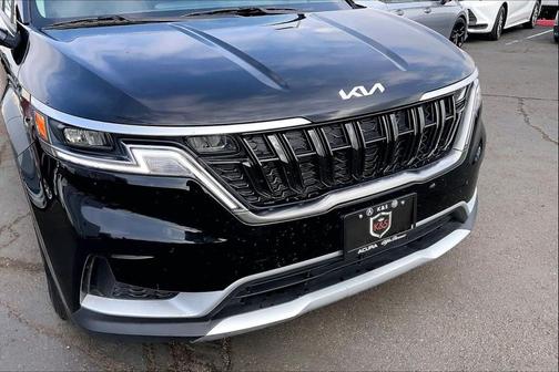 2024 Kia Carnival LX