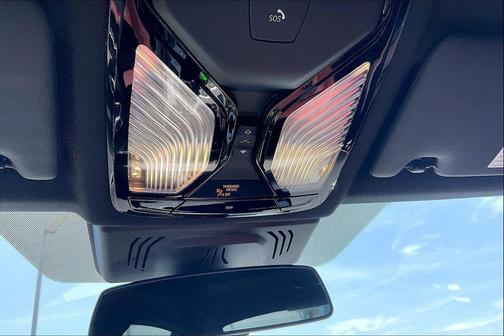 Alpine White 2025 BMW 330 330i