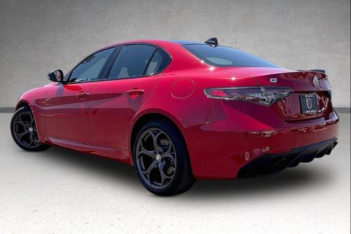 Alfa Rosso 2025 Alfa Romeo Giulia Ti