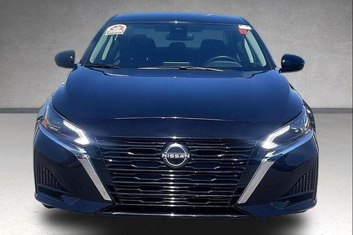 Super Black 2023 Nissan Altima 2.5 SV