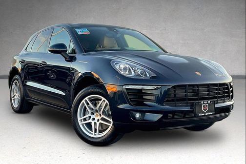 Night Blue Metallic 2018 Porsche Macan Macan