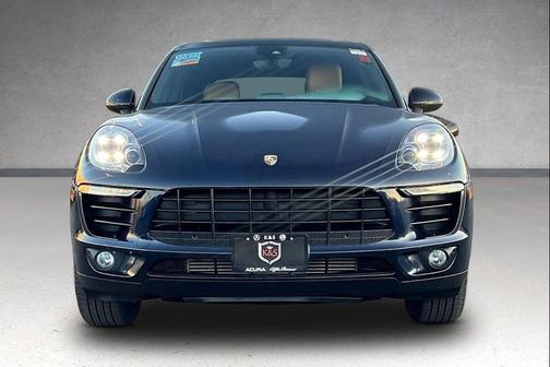 Night Blue Metallic 2018 Porsche Macan Macan