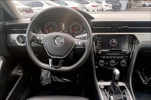 2022 Volkswagen Passat 2.0T SE