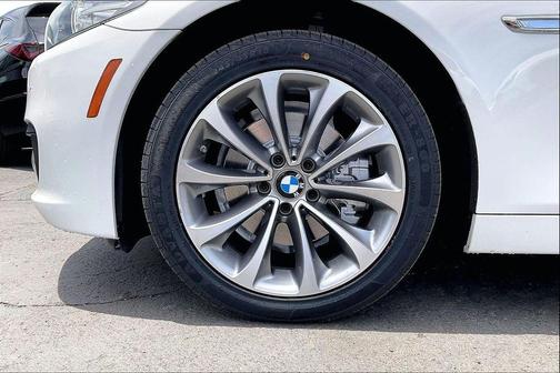 Alpine White 2016 BMW 528 528i