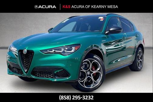 Verde Fangio Metallic 2025 Alfa Romeo Stelvio Sprint AWD