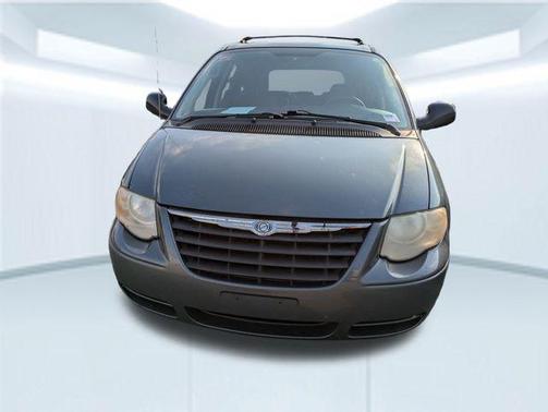 2005 Chrysler Town & Country Touring