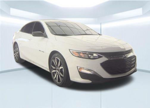 Summit White 2022 Chevrolet Malibu FWD RS