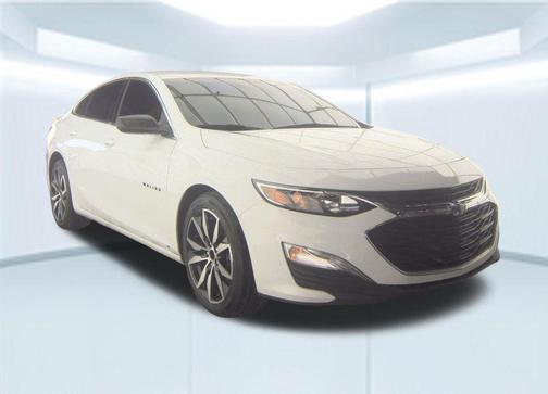 Summit White 2022 Chevrolet Malibu RS