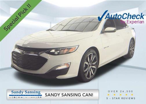 Summit White 2022 Chevrolet Malibu FWD RS