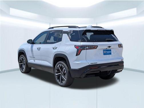 Polar White Tricoat 2026 Chevrolet Equinox FWD RS