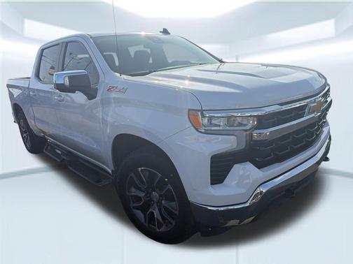 Summit White 2022 Chevrolet Silverado 1500 LT