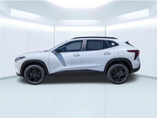 Summit White 2026 Chevrolet Trax LT