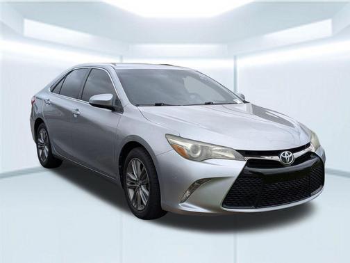 Celestial Silver Metallic 2015 Toyota Camry XLE