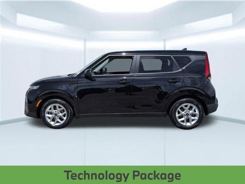 Cherry Black 2022 Kia Soul LX