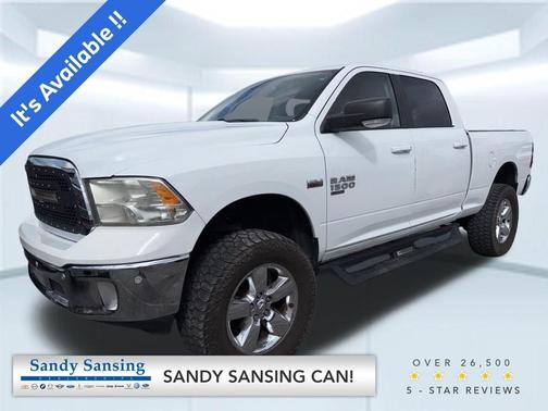 Bright White Clearcoat 2019 RAM 1500 Big Horn