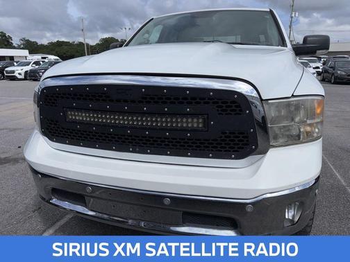Bright White Clearcoat 2019 RAM 1500 Big Horn