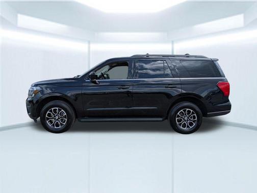 AGATE BLACK METALLIC 2024 Ford Expedition XLT