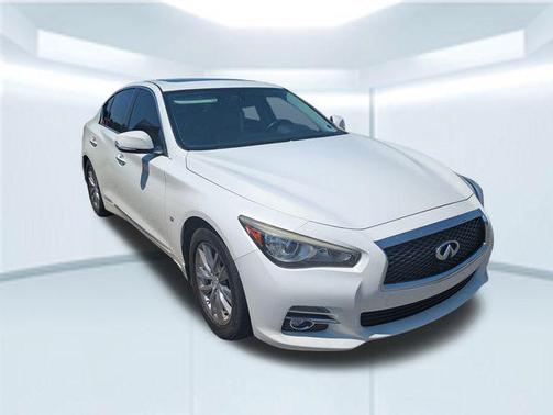 2015 INFINITI Q50 Premium
