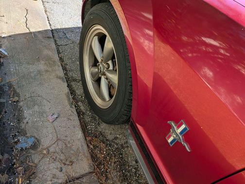 2006 Ford Mustang Base