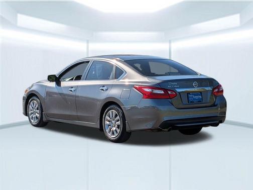 Gun Metallic 2016 Nissan Altima 2.5 S