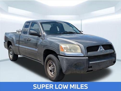 2008 Mitsubishi Raider LS