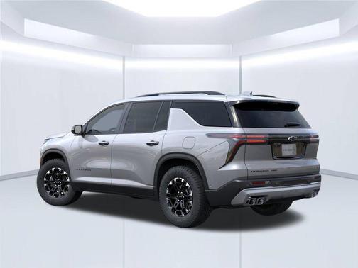 Sterling Gray Metallic 2027 Chevrolet Traverse AWD Z71