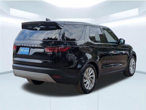 2024 Land Rover Discovery P300 S