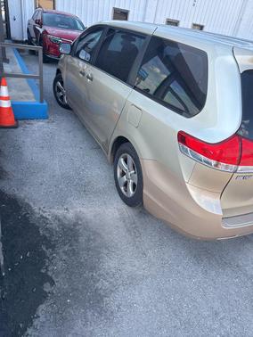 2013 Toyota Sienna SE