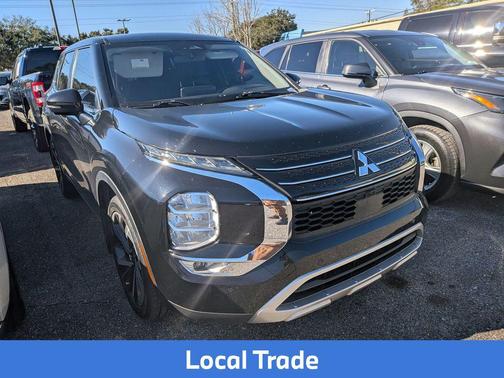 2022 Mitsubishi Outlander SE