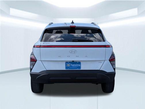 Atlas White 2024 Hyundai KONA SEL