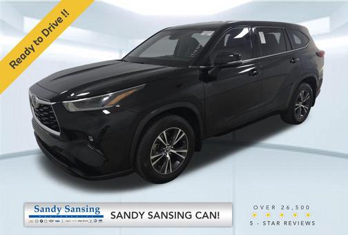 Opulent Amber 2022 Toyota Highlander LE
