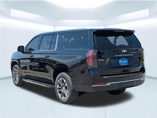 2025 Chevrolet Suburban LS