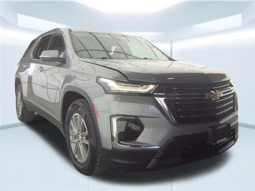 Sterling Gray Metallic 2023 Chevrolet Traverse LT Cloth