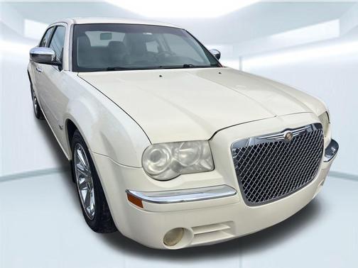 2005 Chrysler 300C Base