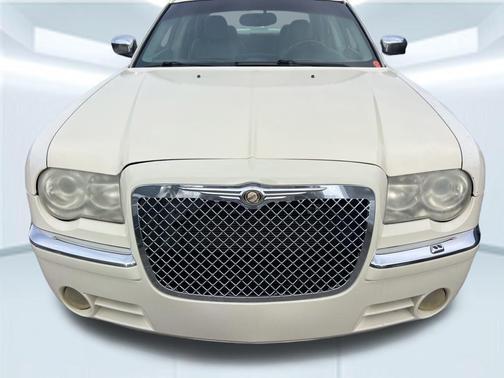 2005 Chrysler 300C Base
