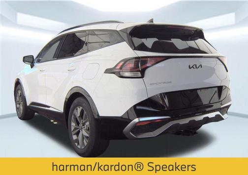 Glacial White Pearl 2023 Kia Sportage SX