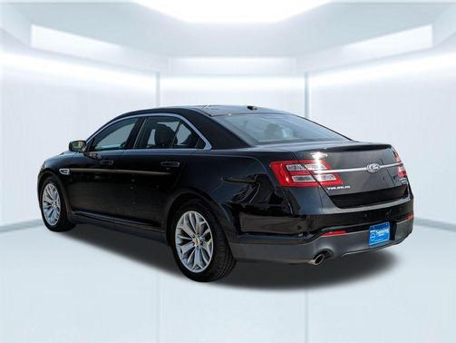 2017 Ford Taurus Limited